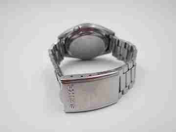 Seiko 5. Automatic. Calendar. Stainless steel. Bracelet. Blue dial. 1980's