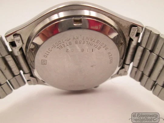 Seiko 5. Automatic. Date & day. Bracelet. 1980's. Japan. Silver dial