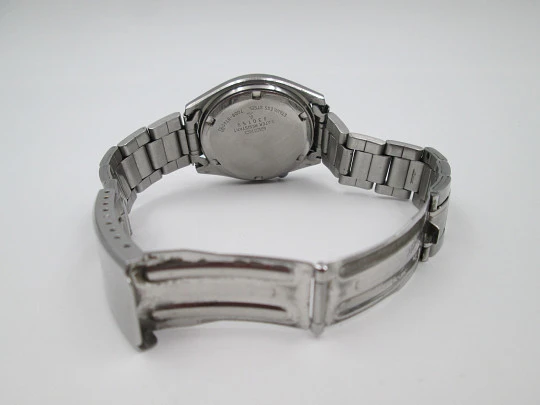 Seiko 5. Automatic. Stainless steel. Minutes scale & 24 hours. Bracelet. 1990's