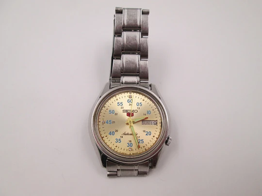 Seiko 5. Automatic. Stainless steel. Minutes scale & 24 hours. Bracelet. 1990's