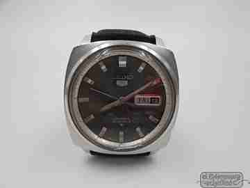 Seiko 5. Automático. Acero. Calendario. Correa piel. 1980. Dial negro