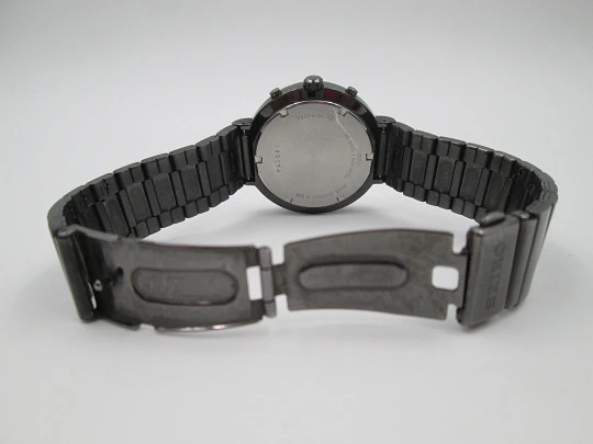 Seiko chronograph. Black blued steel and metal. Bracelet. Quartz. Calendar. 2000's