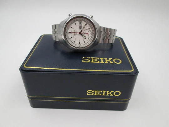 Seiko Helmet Darth Vader chronograph. Stainless steel. Calendar. 1970's. Bracelet