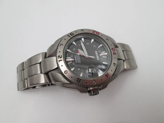 Seiko Perpetual Calendar GMT Titanium. Bracelet. Quartz. 100 meters. Box. 2003's