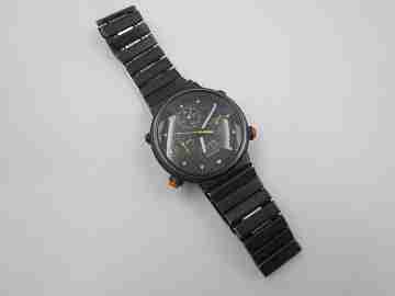 Seiko Sport 100 quartz chronograph. Black metal and steel. Bracelet. 1980's
