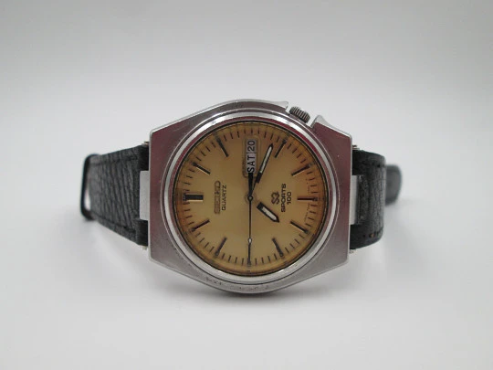 Seiko Sports 100. Acero inoxidable. Día y fecha. Cuarzo. 1980. Japón. Correa piel