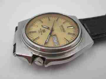 Seiko Sports 100. Acero inoxidable. Día y fecha. Cuarzo. 1980. Japón. Correa piel