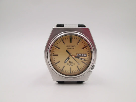 Seiko Sports 100. Quartz. Calendar. Stainless steel. 1980's. Japan. Strap