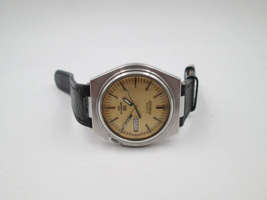 Seiko Sports 100. Quartz. Calendar. Stainless steel. 1980's. Japan. Strap