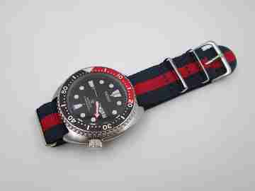 Seiko Turtle Prospex Diver's 200m. Automatic. Calendar. Stainless steel