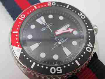 Seiko Turtle Prospex Diver's 200m. Automatic. Calendar. Stainless steel