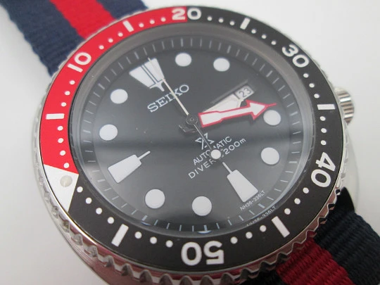 Seiko Turtle Prospex Diver's 200m. Automático. Acero inoxidable. Calendario