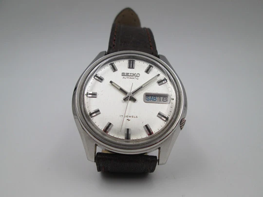 Seiko. Automatic. Stainless steel. Date and day. Leather strap. 1980's. Japan