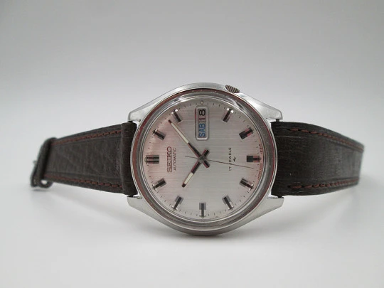 Seiko. Automatic. Stainless steel. Date and day. Leather strap. 1980's. Japan