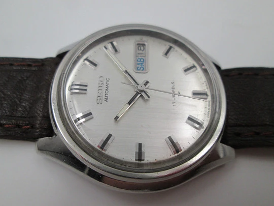 Seiko. Automatic. Stainless steel. Date and day. Leather strap. 1980's. Japan