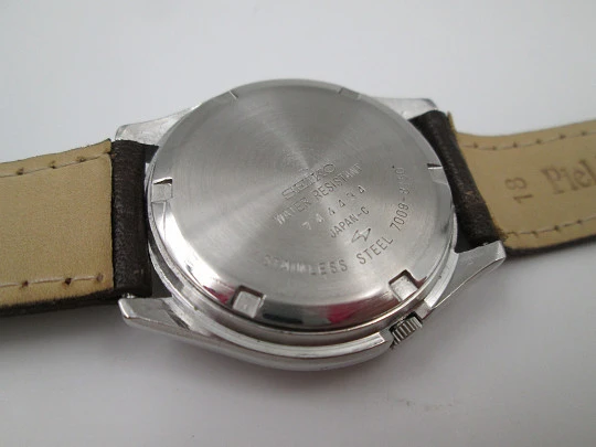 Seiko. Automatic. Stainless steel. Date and day. Leather strap. 1980's. Japan