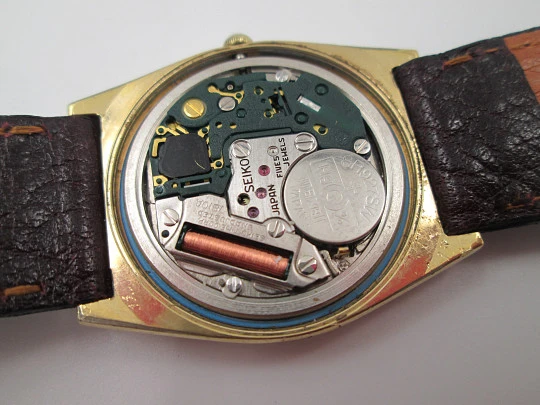 Seiko. Gold plated and stainless steel. Quartz movement. Rectangular case. Japan. 1980's