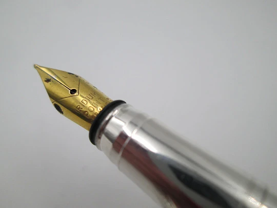 Sergio Zatti fountain pen. Rolled silver plated. Wave pattern. Cartridge. Italy