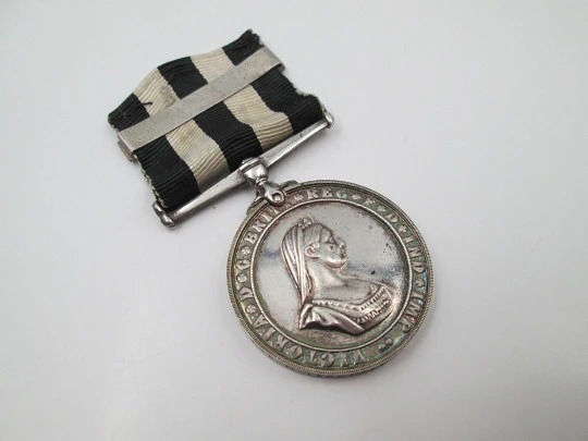 Service Medal of the Order of St. John. Sterling silver. Queen Victoria. Bitone ribbon. 1941