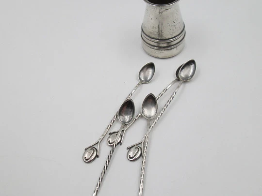 Servicio de caviar. Cinco cucharitas con base. Plata ley 925. España. 1950