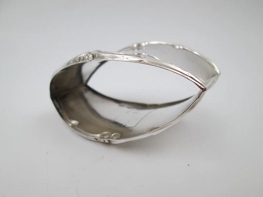Servilletero para servicio de mesa Farco Orfebres. Plata de ley 925. Cenefa vegetal
