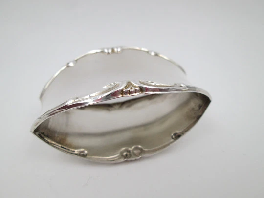 Servilletero para servicio de mesa Farco Orfebres. Plata de ley 925. Cenefa vegetal