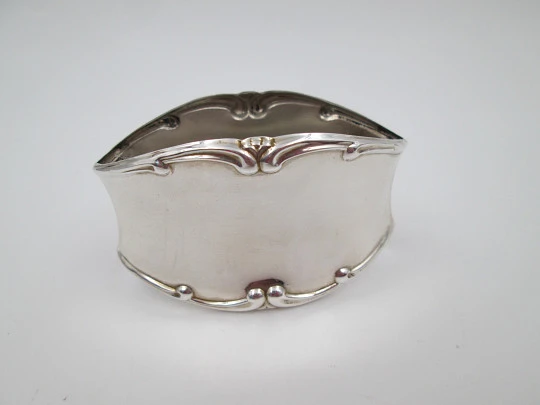 Servilletero para servicio de mesa Farco Orfebres. Plata de ley 925. Cenefa vegetal