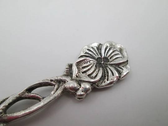 Serving spoon. 925 sterling silver. Openwork handle & wide head. Flower motif. 1970's