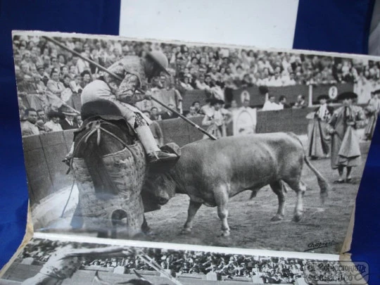 Set 10 postcards. Bullfighting. Chapresto. 1950's. Garrabella