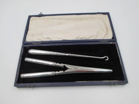 Set de tocador mujer. Abotonador y rizador pelo. Plata de ley. 1920