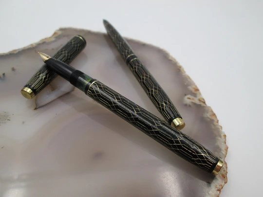 Set escritura art decó. Estilográfica y bolígrafo. Funda piel. Años 40 Set escritura art decó. Estilográfica y bolígrafo. Funda piel. Años 40