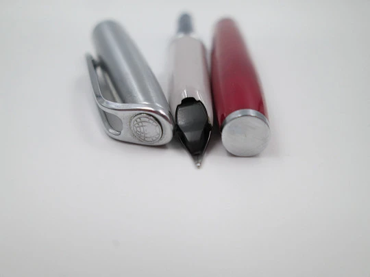 Set estilográfica y bolígrafo Waterman's C/F. Plástico bicolor y metal cromado