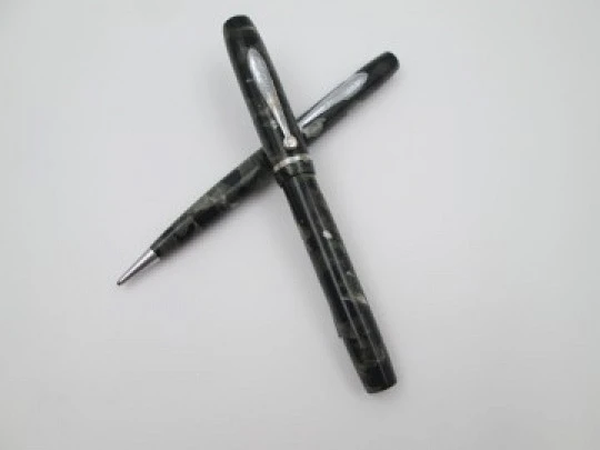 Set Sheaffer Junior. Estilográfica y portaminas. Celuloide marmolizado. 1930