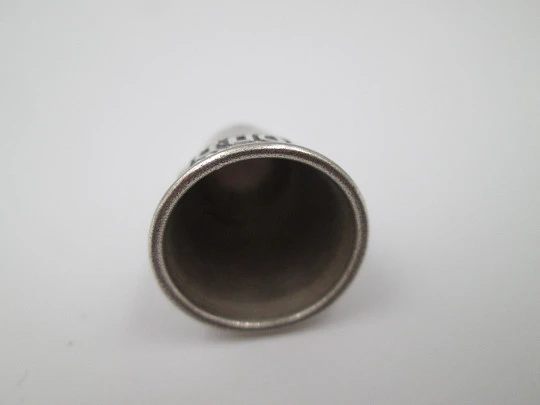 Sewing thimble. 925 sterling silver. Souvenir from Cordoba. Spain. 1980's