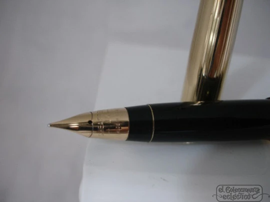 Sheaffer 727S. 12K gold filled. Converter. USA. 1970's. Triumph