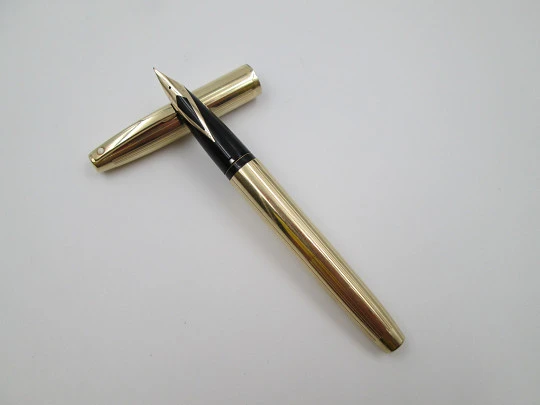 Sheaffer 777 Imperial fountain pen. 12k gold filled. 14k nib. Converter. 1970's