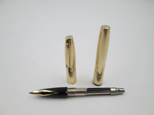 Sheaffer 777 Imperial fountain pen. 12k gold filled. 14k nib. Converter. 1970's