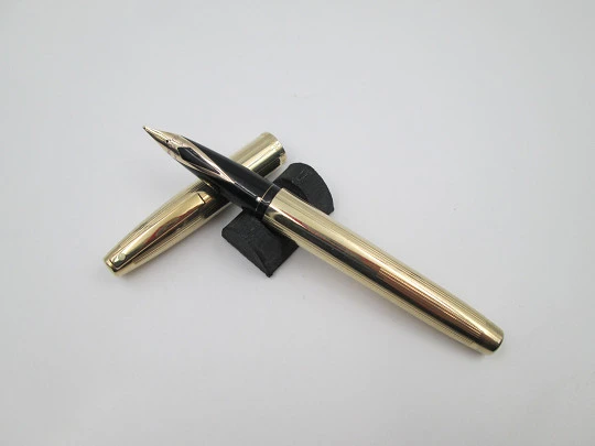 Sheaffer 777 Imperial fountain pen. 12k gold filled. Converter. 14k nib. USA. 1970's