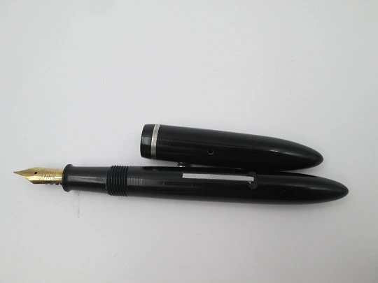 Sheaffer Balance 3-25 fountain pen. Black celluloid & silver plated. 14k nib. 1930's