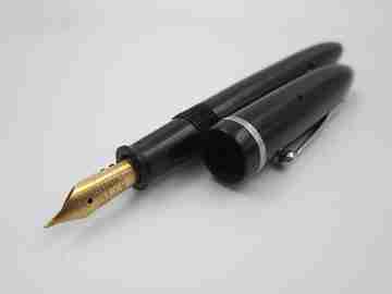 Sheaffer Balance 3-25 fountain pen. Black celluloid & silver plated. 14k nib. 1930's