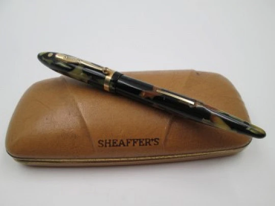 Sheaffer Balance Lifetime. Black and pearl celluloid. 1930's. Lever filler