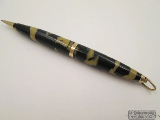 Sheaffer Balance. Black and cream celluloid. 1930's. Gold-plated. USA