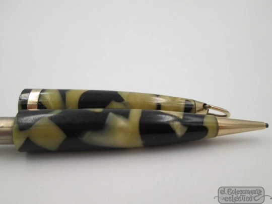 Sheaffer Balance. Black and cream celluloid. 1930's. Gold-plated. USA