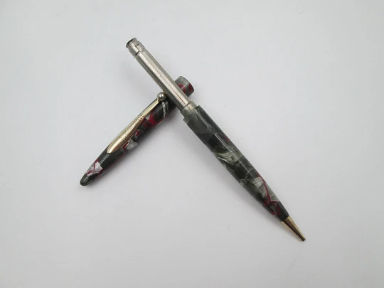 Sheaffer Balance. Celuloide marmolizado y detalles dorados. Giratorio. Clip bola. 1930