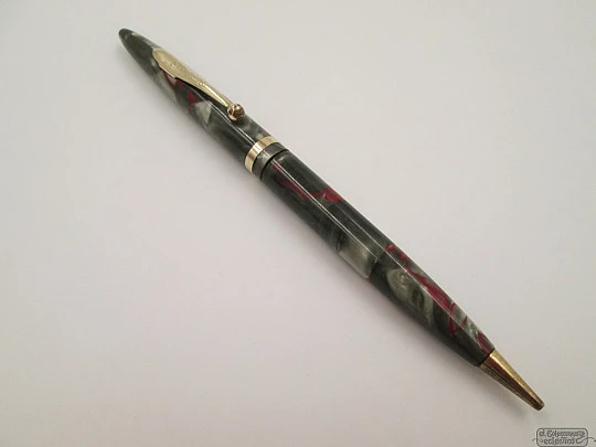 Sheaffer Balance. Grey and red celluloid. 1930's. Gold-plated. USA