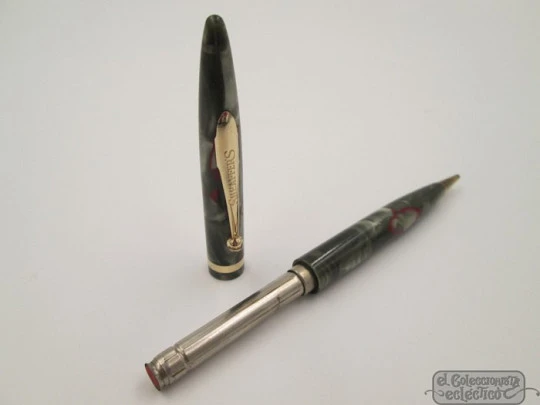 Sheaffer Balance. Grey and red celluloid. 1930's. Gold-plated. USA