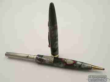 Sheaffer Balance. Grey and red celluloid. 1930's. Gold-plated. USA