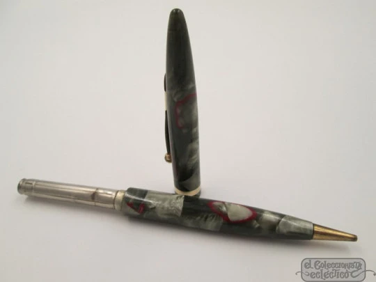 Sheaffer Balance. Grey and red celluloid. 1930's. Gold-plated. USA