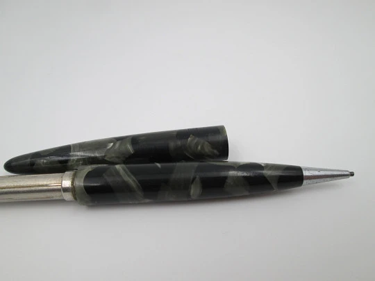 Sheaffer Balance. Marble celluloid and silver trims. Twist system. Ball clip. 1930's. USA