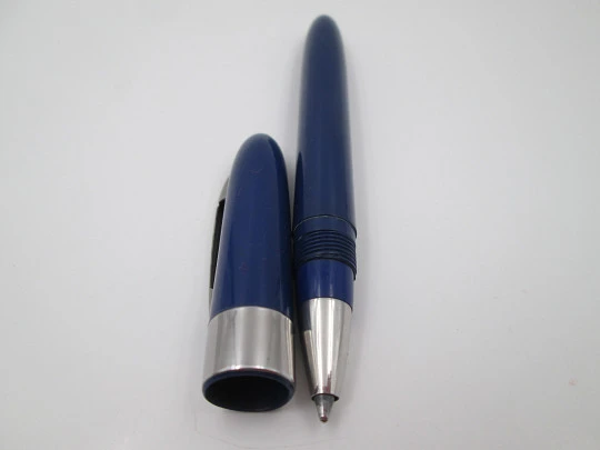 Sheaffer Fineline ballpoint pen. Blue plastic and chromed metal trims. USA. 1950's